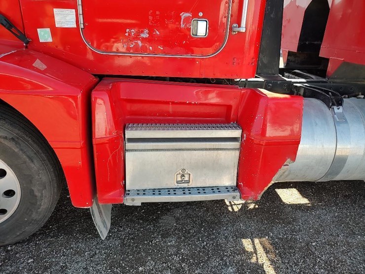 1996-peterbilt-377-image-12