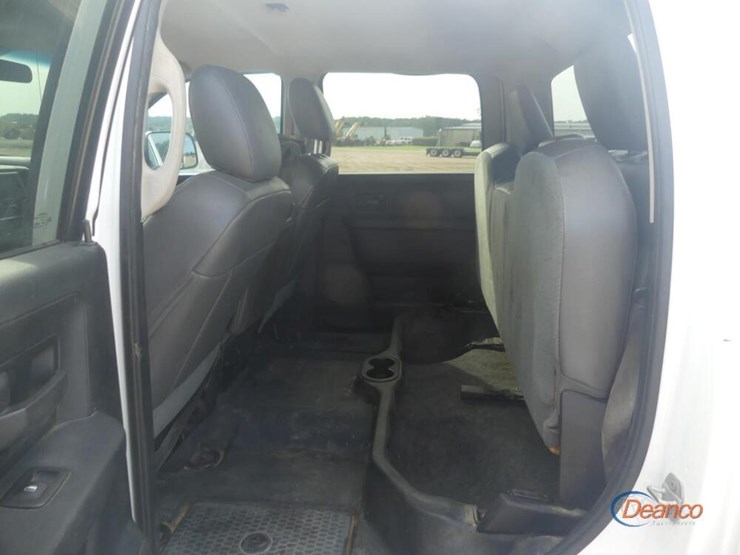 2015-dodge-ram-3500hd-image-9
