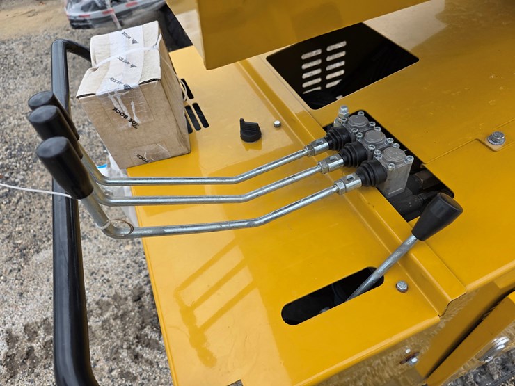 sdljd-high-end-mobile-jaw-crusher-image-7