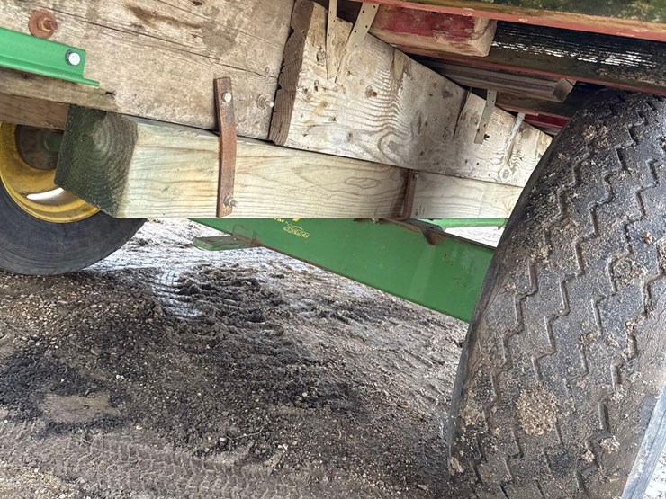 9ft-x-20-1/2ft-wooden-flatbed-w/-poly-tanks-&-pump-image-19