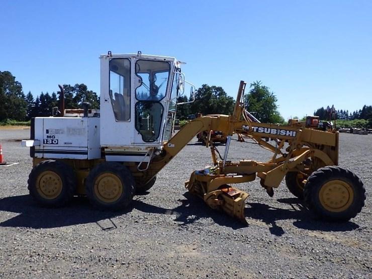 mitsubishi-mg130-motor-grader-image-4