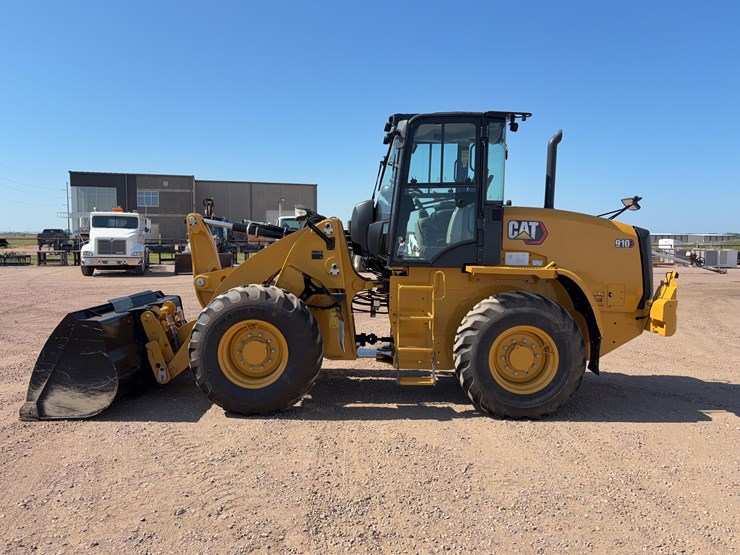 caterpillar-910-image-8