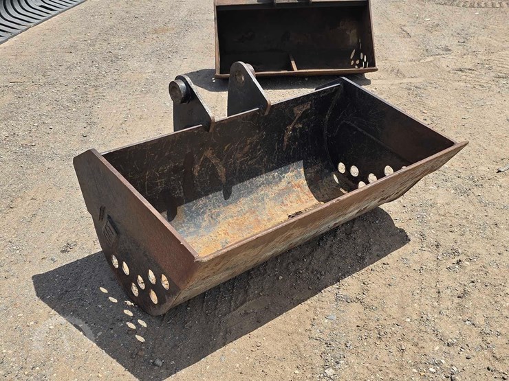 caterpillar-416d-image-2