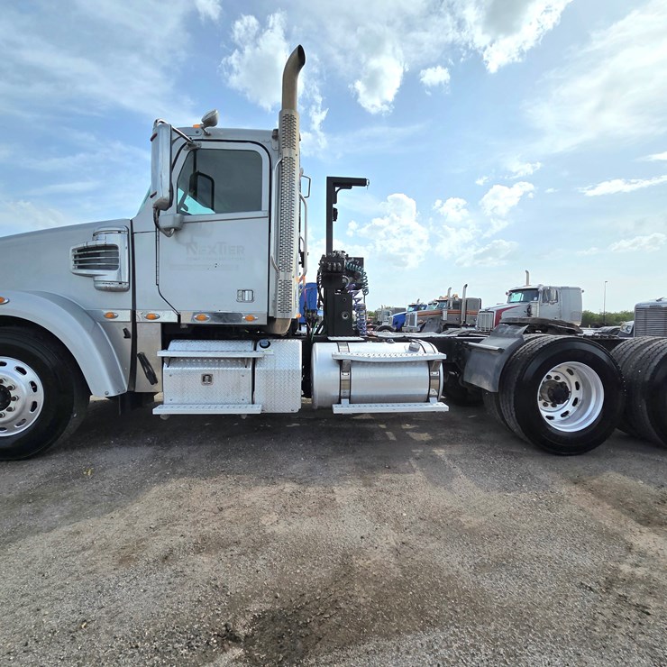 2015 FREIGHTLINER 122SD