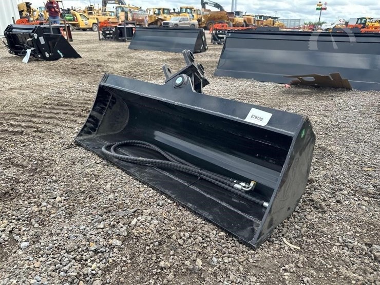 2026-future-tilting-excavator-bucket-image-1