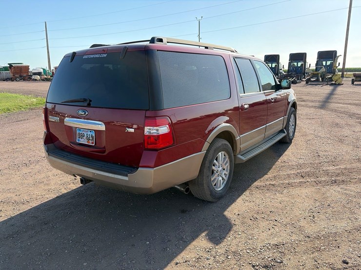 2013-ford-expedition-image-3