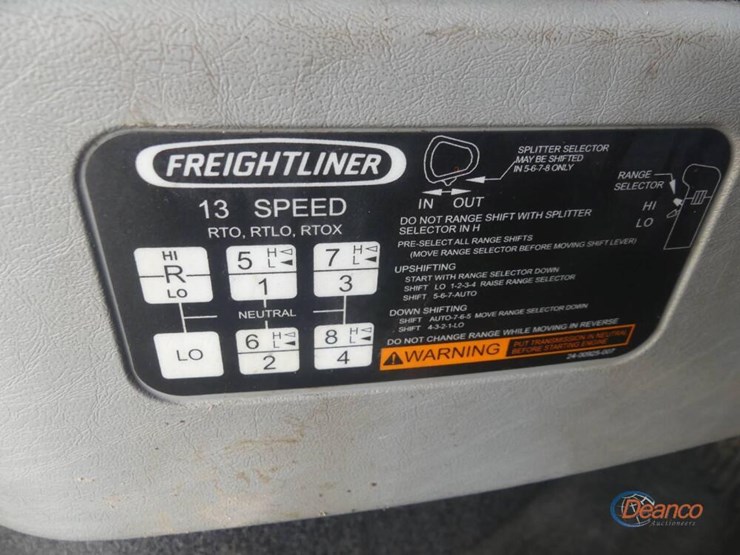 2016-freightliner-122sd-image-18