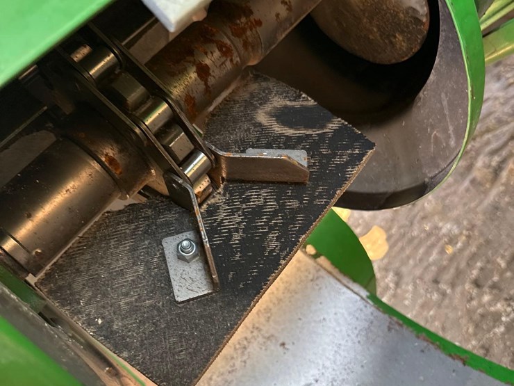 2011-john-deere-9770-sts-image-102
