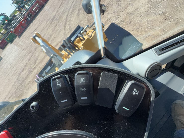caterpillar-910-image-48