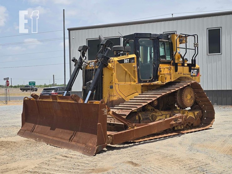 2018-caterpillar-d6t-lgp-image-1