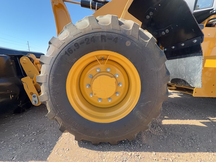 caterpillar-910-image-16