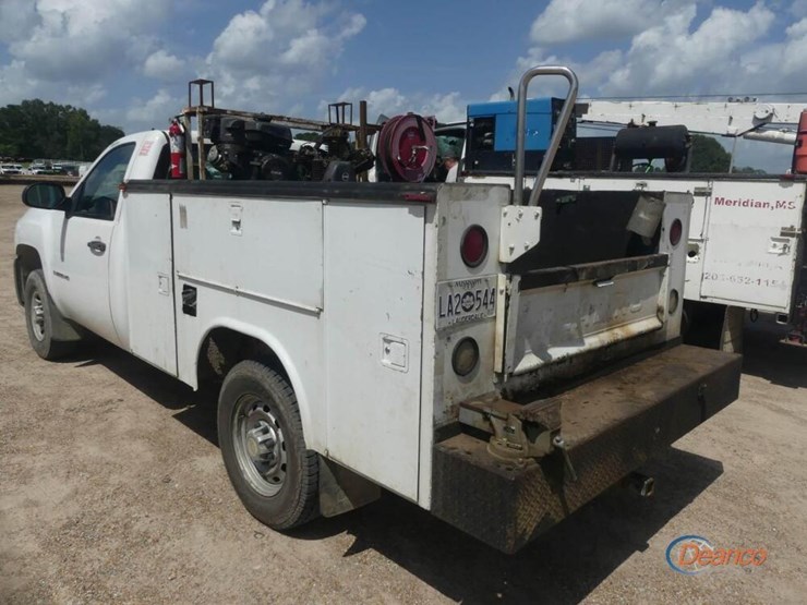 2009-chevrolet-2500hd-image-3
