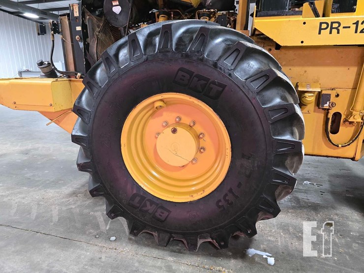 2004-caterpillar-cp-563e-image-28