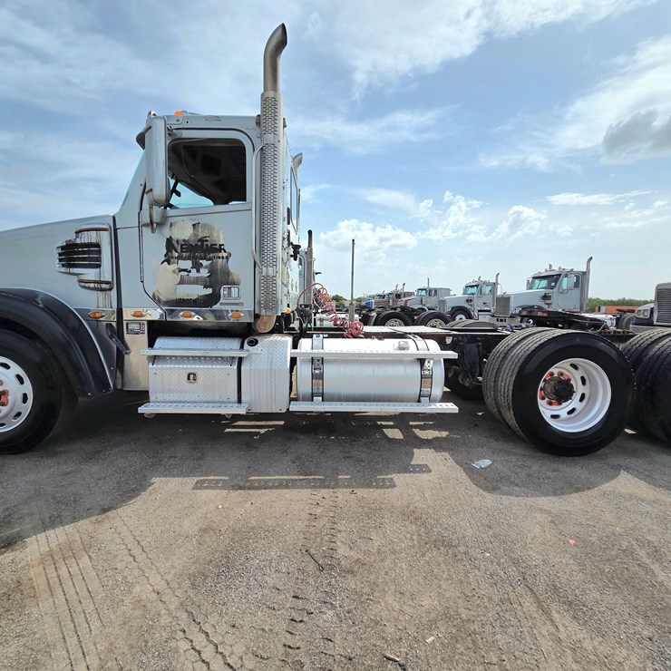 2013 FREIGHTLINER 122SD