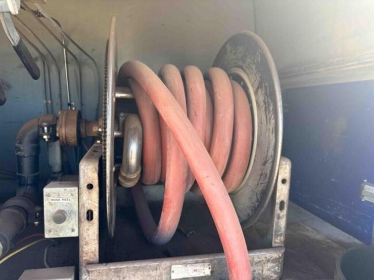 2010-kenworth-t370-image-21
