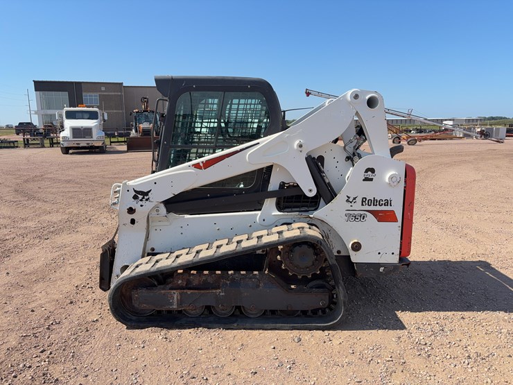2017-bobcat-t650-image-8