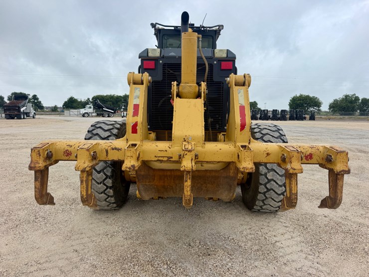 2012-caterpillar-14m-image-6