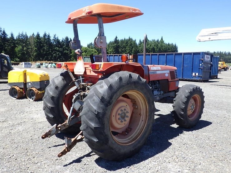 kubota-m900-tractor-image-5
