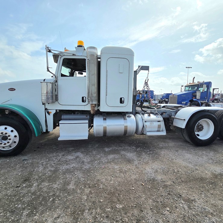 2012 PETERBILT 367