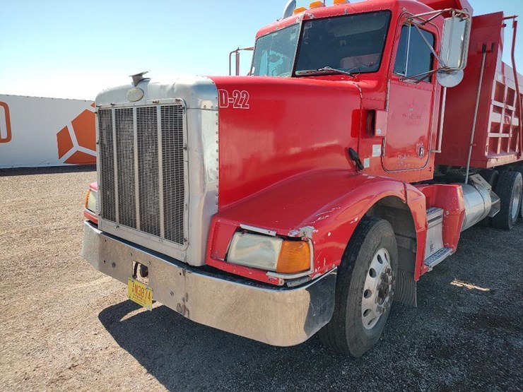 1996-peterbilt-377-image-10