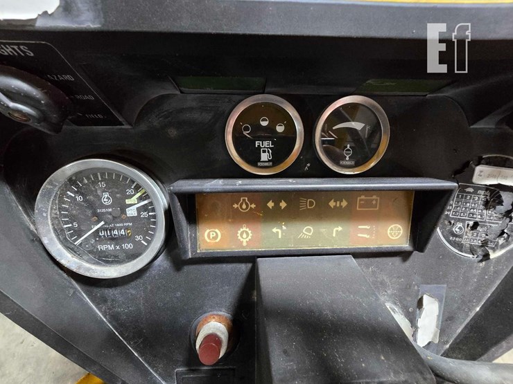 case-ih-585-image-21