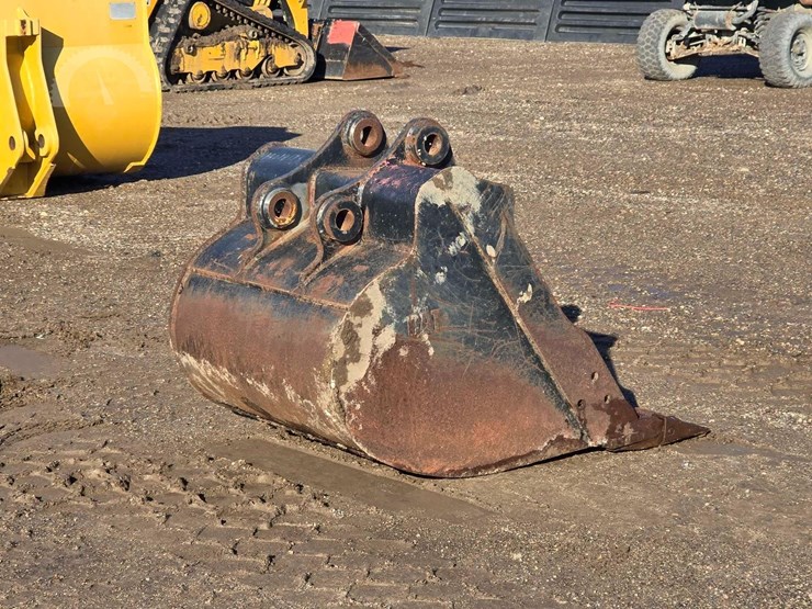 caterpillar-36-image-6