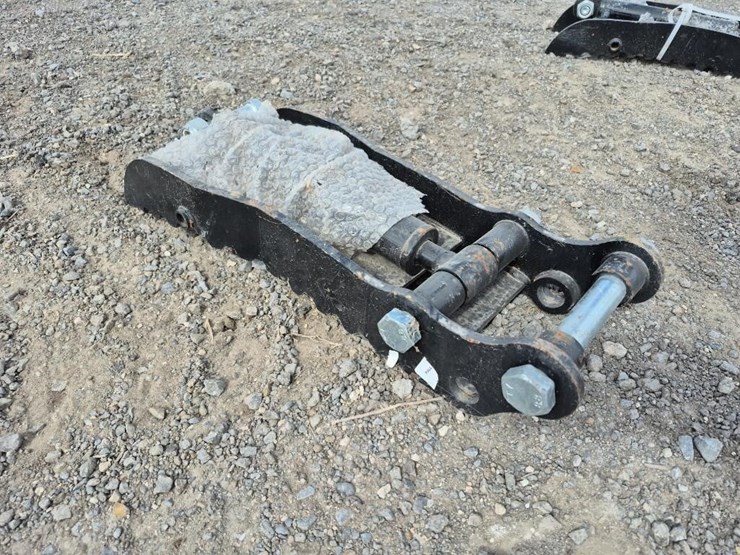 2025-future-excavator-hydraulic-thumb-image-2