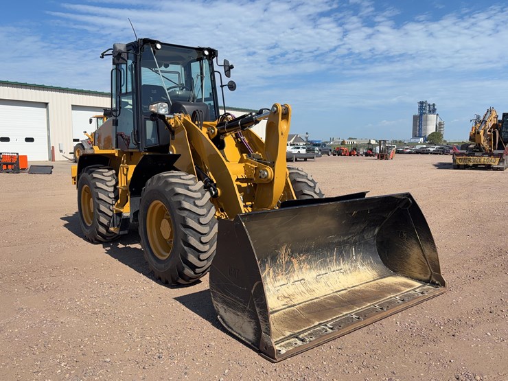 caterpillar-910-image-3