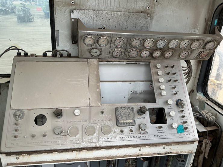 2012-cummins-qsx15-image-16