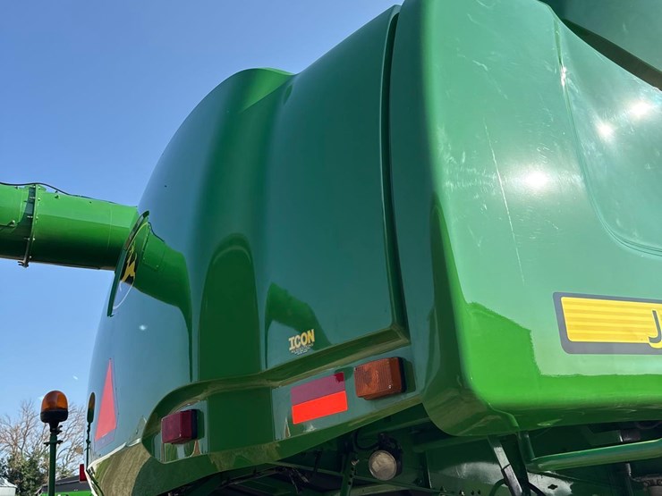 2011-john-deere-9770-sts-image-93