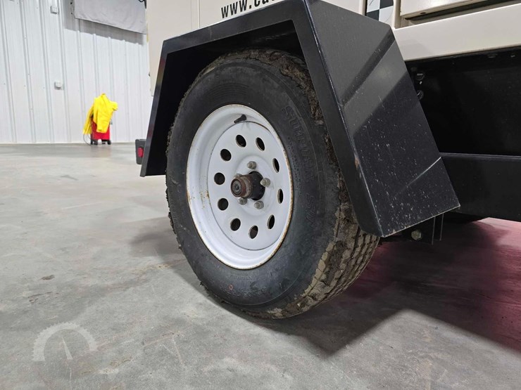 caterpillar-xq60-image-23