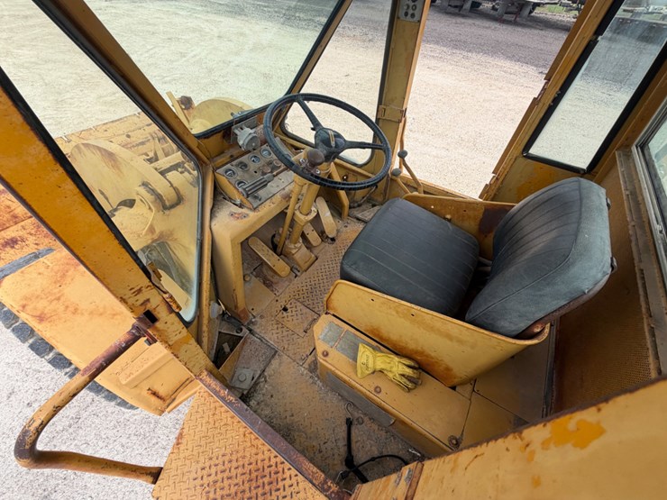 1968-caterpillar-950-image-11