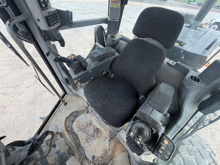 2012-caterpillar-14m-image-9