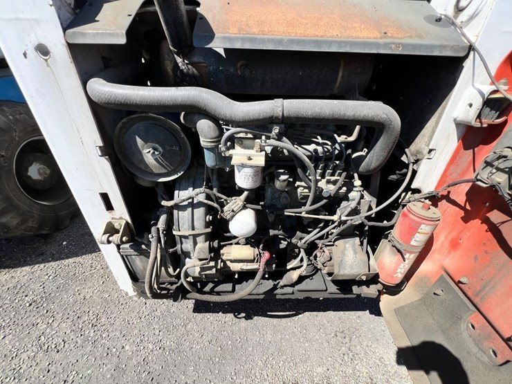 2006-bobcat-s300-image-12
