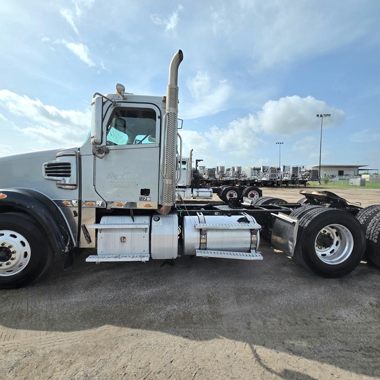 2015 FREIGHTLINER 122SD