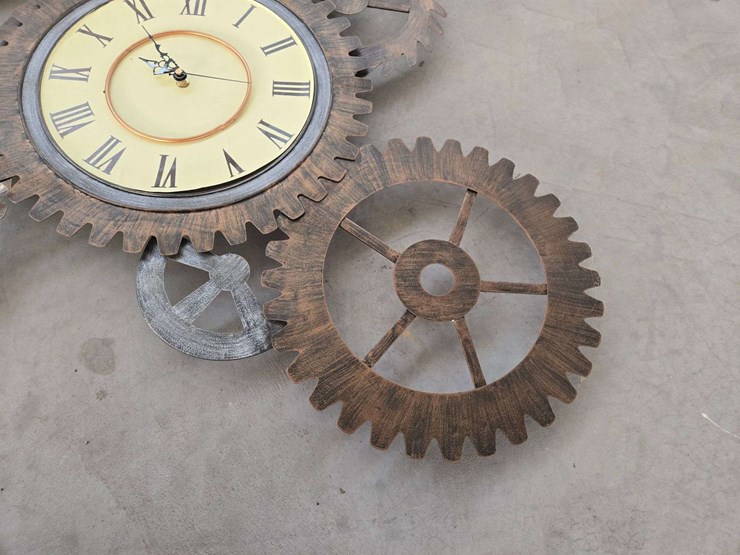 decorative-metal-wall-clock-image-4