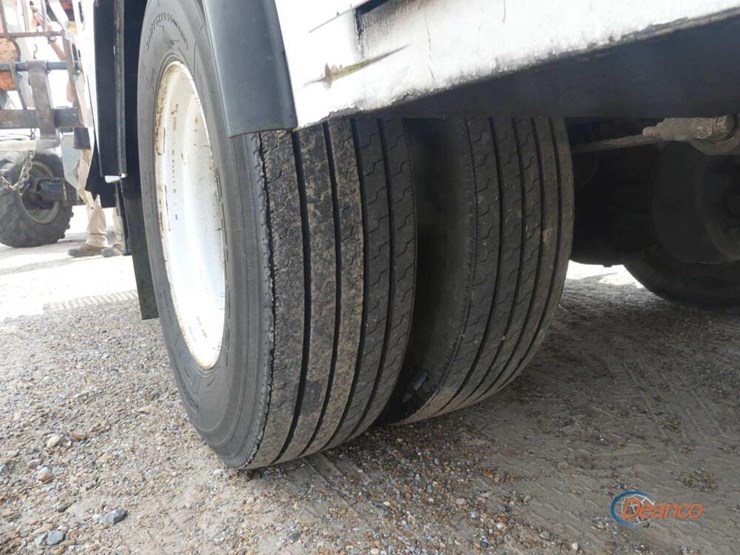 2006-ford-f650-image-12