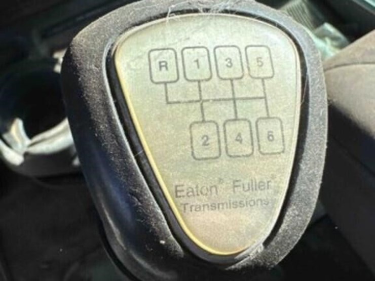 2010-kenworth-t370-image-30