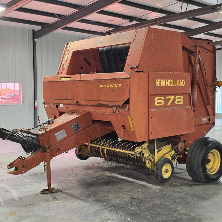 NEW HOLLAND 678