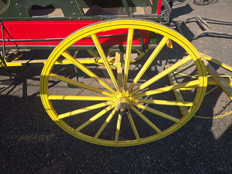 red-and-yellow-horse-drawn-carriage-image-13