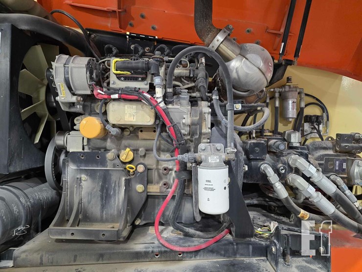 2016-jlg-800aj-image-15