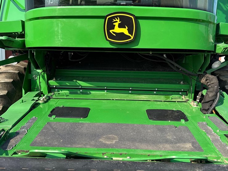 2011-john-deere-9770-sts-image-116