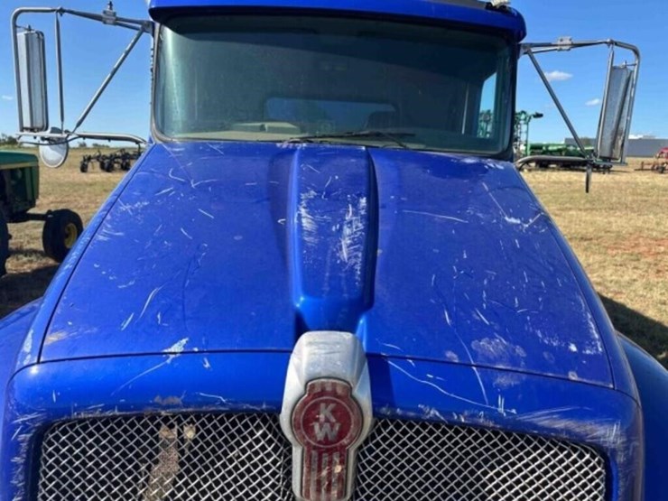 2010-kenworth-t370-image-6