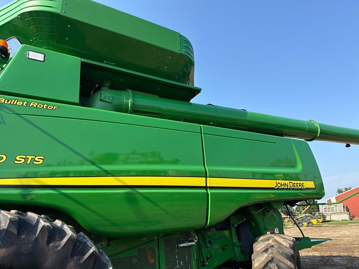 2011-john-deere-9770-sts-image-141