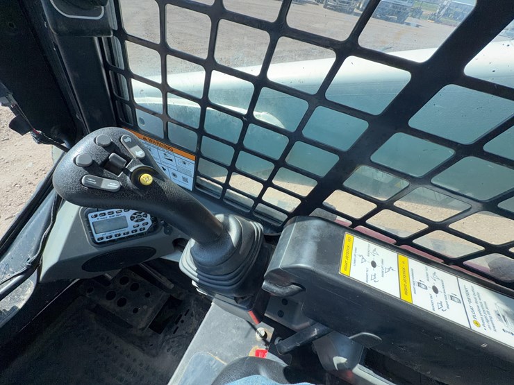2017-bobcat-t650-image-30