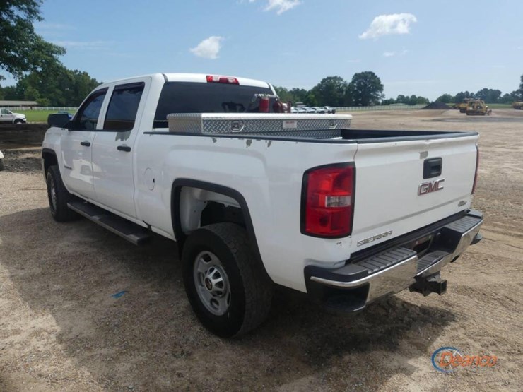 2016-gmc-sierra-2500hd-image-3