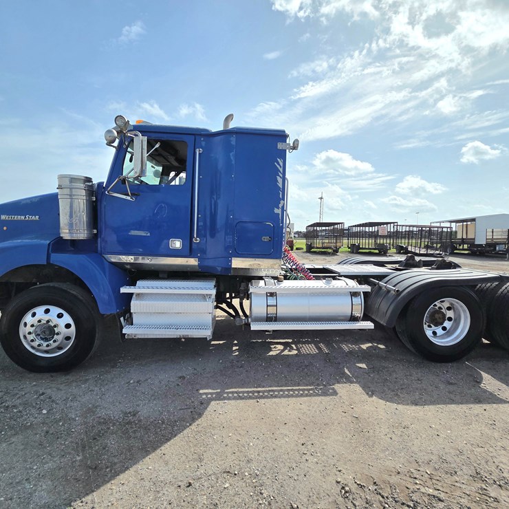 2012 WESTERN STAR 4900SB