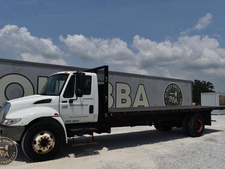 2005-international-durastar-4300-image-2