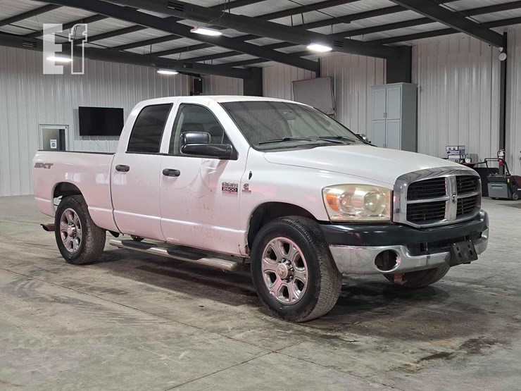 2008-dodge-2500-image-2