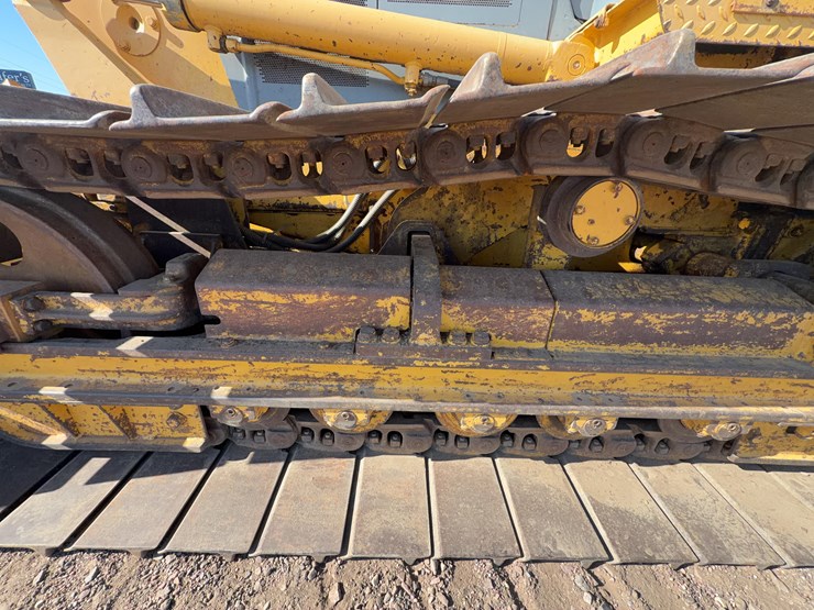 2002-komatsu-d38p-dozer-image-13